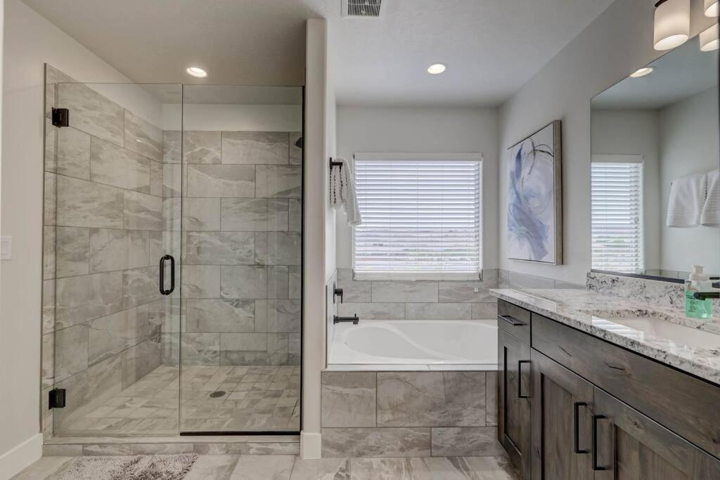 Вилла St George, Private Hot Tub/Patio, New Community Вашингтон Экстерьер фото