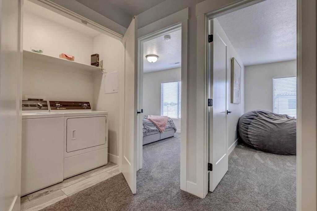 Вилла St George, Private Hot Tub/Patio, New Community Вашингтон Экстерьер фото